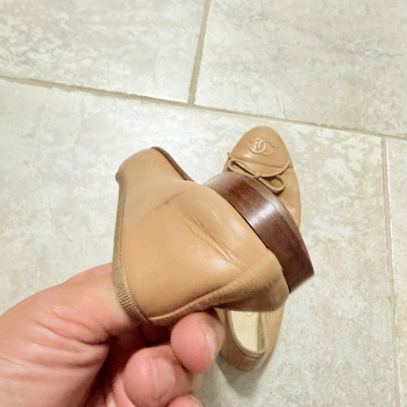 Chanel Beige Leather CC Bow Cap Toe Ballet EU 36 - Picture 5 of 12